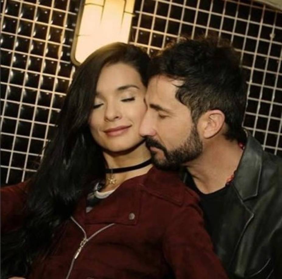 La colombiana se casó en 2010 con el también actor colombiano, Juan Carlos Vargas, a quien conoció en las grabaciones de 'Montecristo'.
