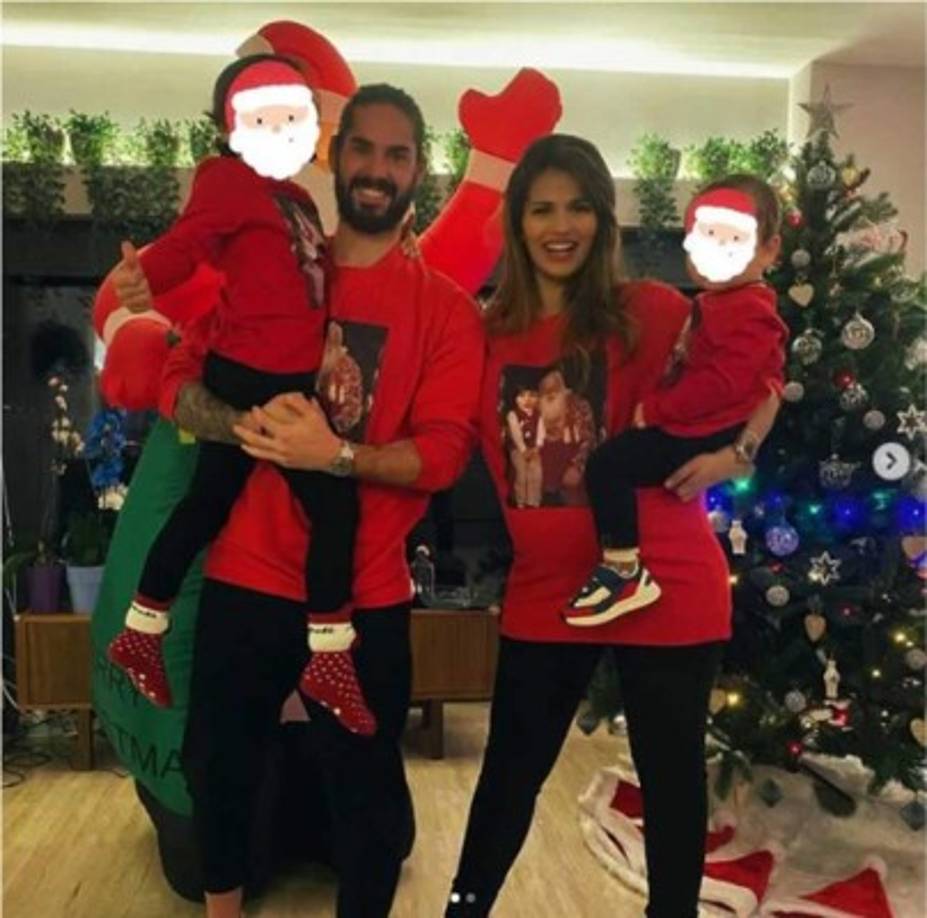 Isco Alarcón, mediocampista español del Real Madrid, con su mujer Sara Sálamo y sus hijos.