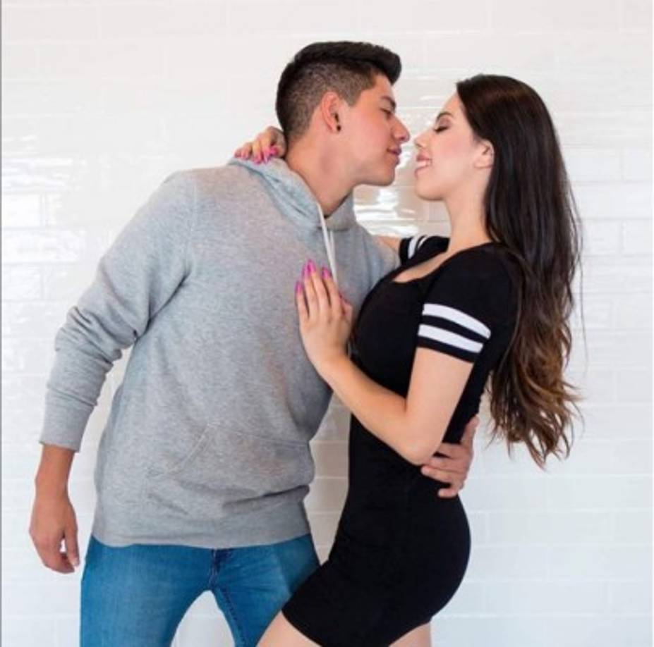 La joven actualemente es pareja de Tavo Betancourt que también forma parte de la empresa Badabun.