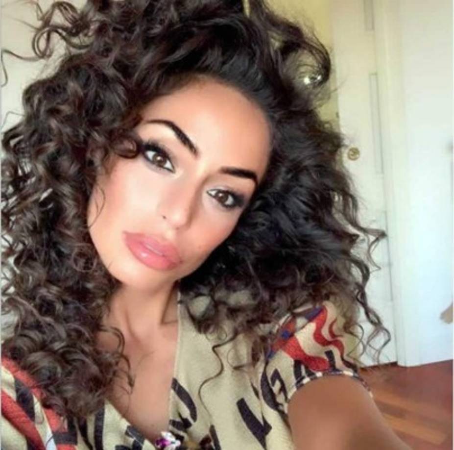 Raffaella Fico es una muy conocida modelo en Italia y más por sus relaciones con famosos futbolistas.