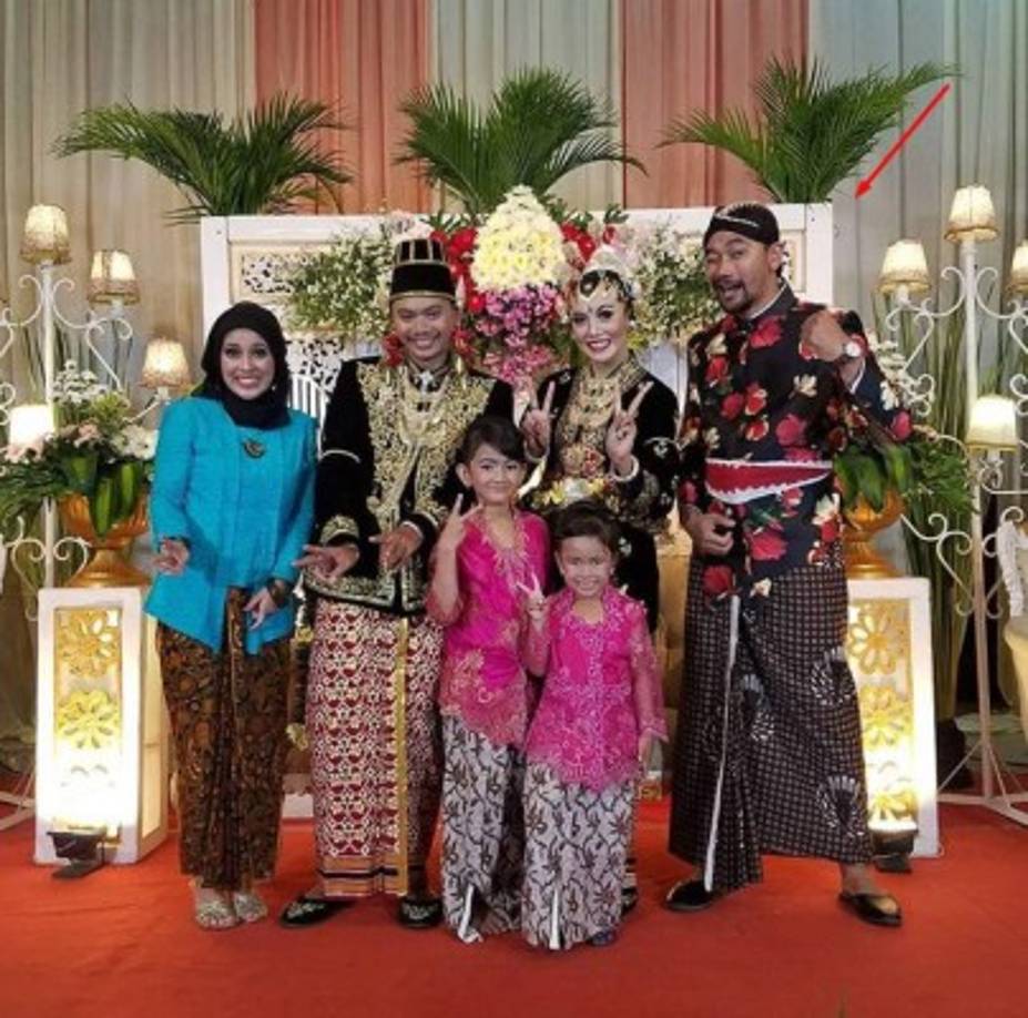 La muerte del mánager de la banda Oki Wijaya fue confirmada por Riefian Fajarsyah.<br/>