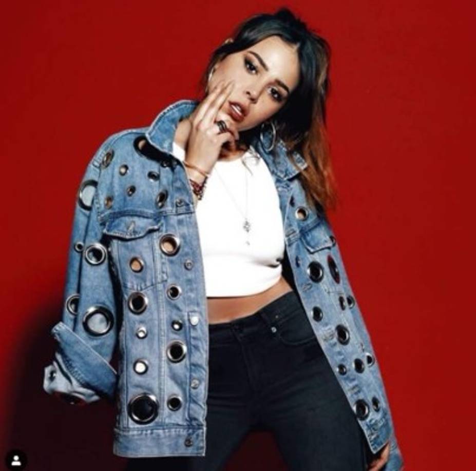 La primera vez que Danna Paola apareció en una tenelovela fue en el 2000. En aquel entonces, la pequeña actriz tenía apenas 5 años, en Rayito de luz. Ella obtuvo un papel protagónico en 2001, en María Belén.<br/><br/>