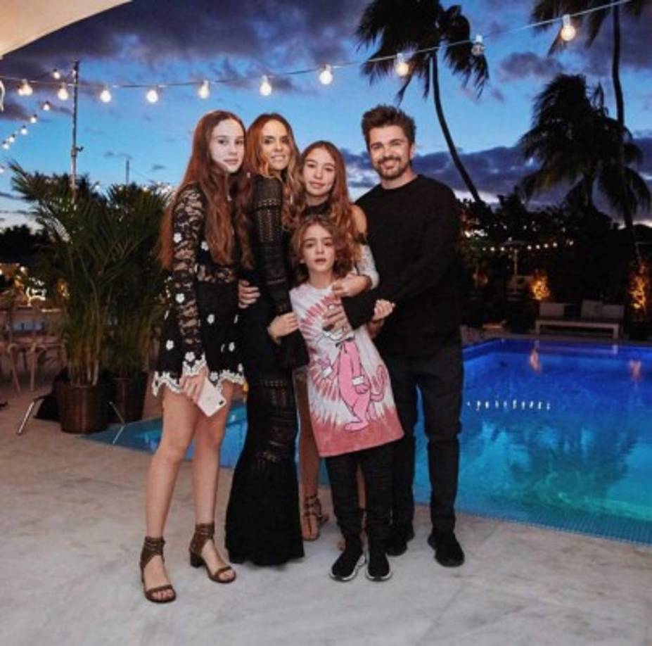 El cantante Juanes tiene a cuatro retoños junto a su esposa Karen Martínez.<br/>Paloma, Luna y Dante Aristizábal.<br/><br/>