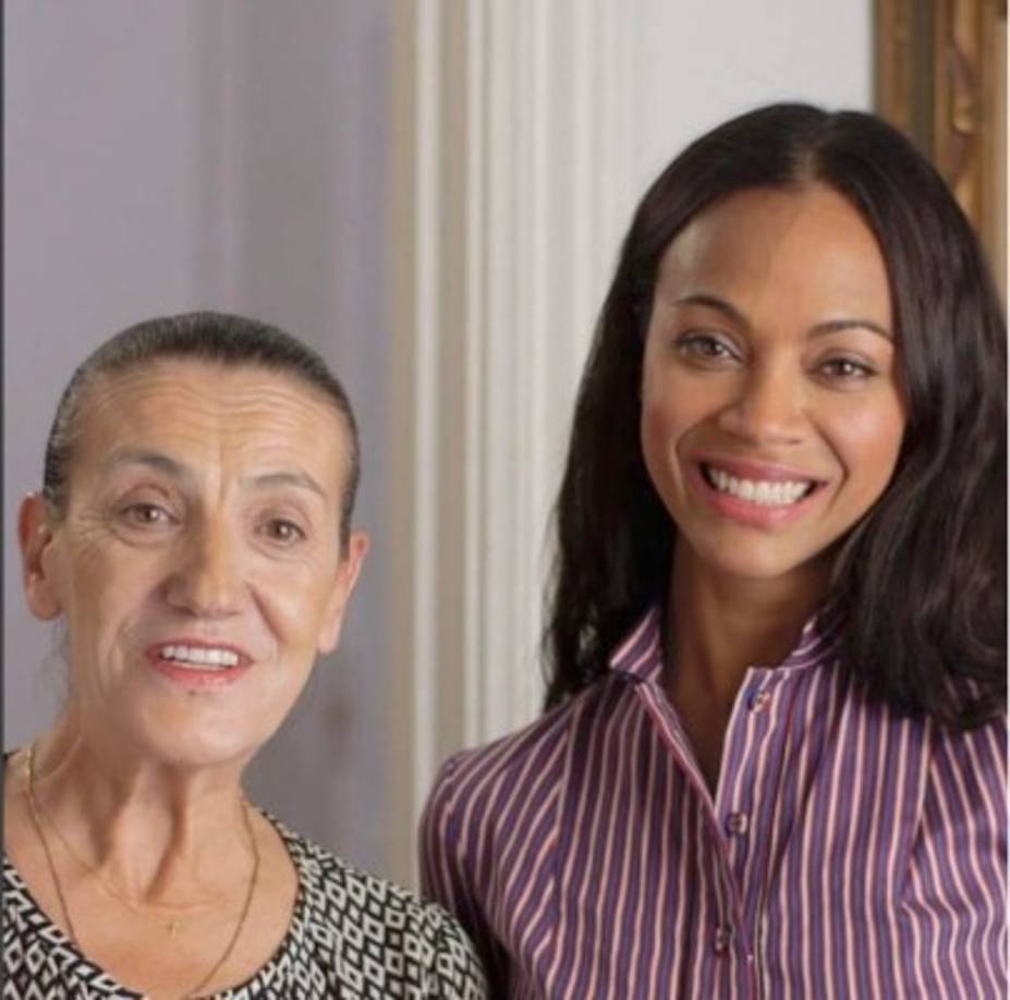 La actriz Zoe Saldaña y su madre.