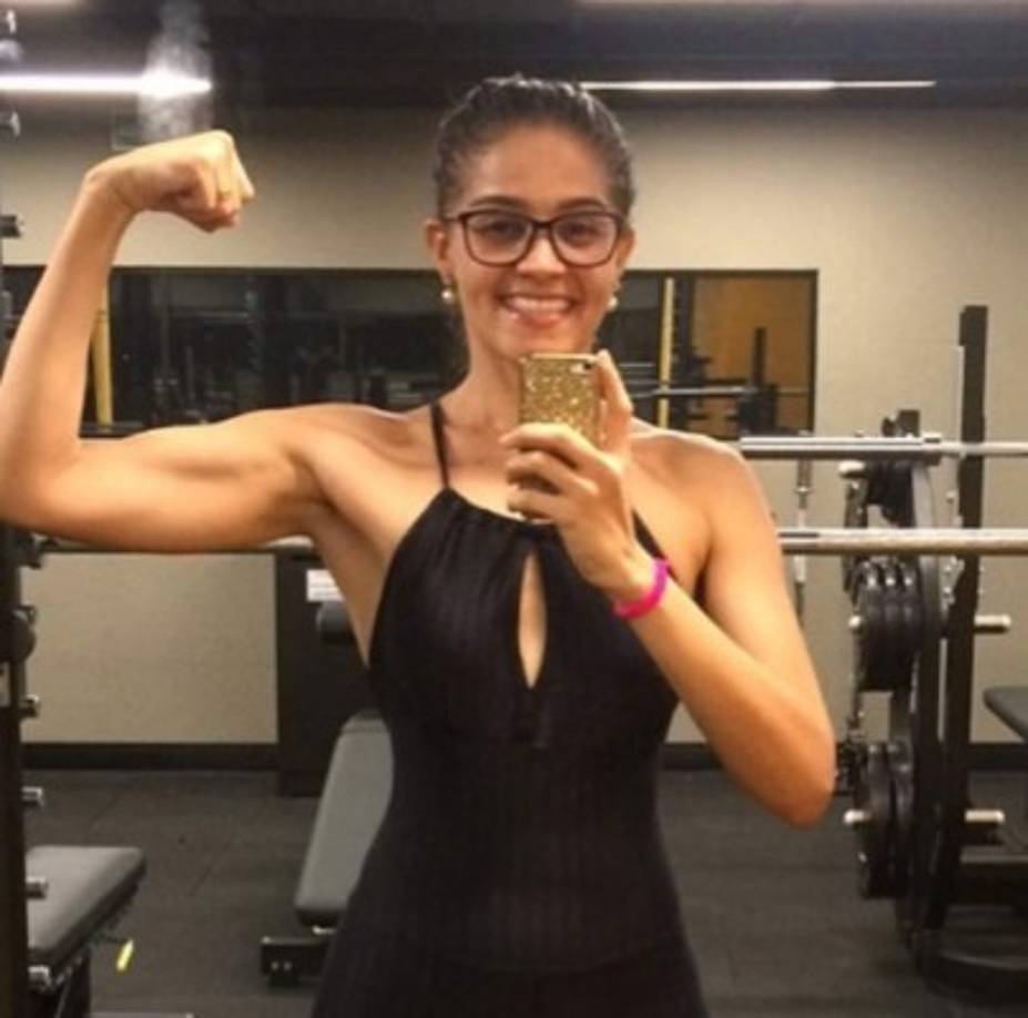 Camila comenzó a bajar la comida y a tener una alimentación sana, también trabajó muy duro en el gimnasio y sigue haciéndolo.