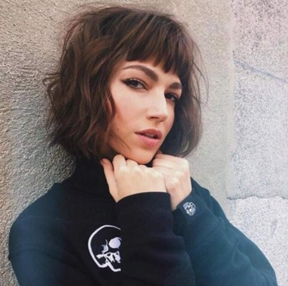 La actriz de 28 años interpretó luego varios personajes en distintas series de la televisión española, en 2014 incursionó en el teatro con la obra ‘Perversiones sexuales en Chicago’, realizando una gira por las grandes ciudades españolas.