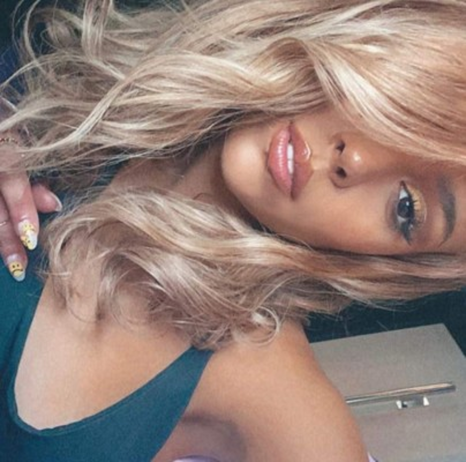 Actualmente Danna Paola está concentrada en la música, dejando de lado su participación en la cuarta temporada de 'Élite', donde interpretó a la consentida Lucrecia Montesinos.