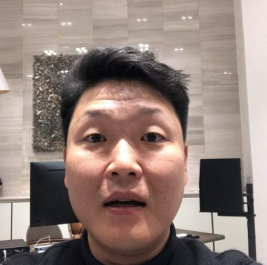 La historia del cantante después de sus éxitos no es feliz. Resulta que el intérprete cayó en depresión y se volvió alcohólico.