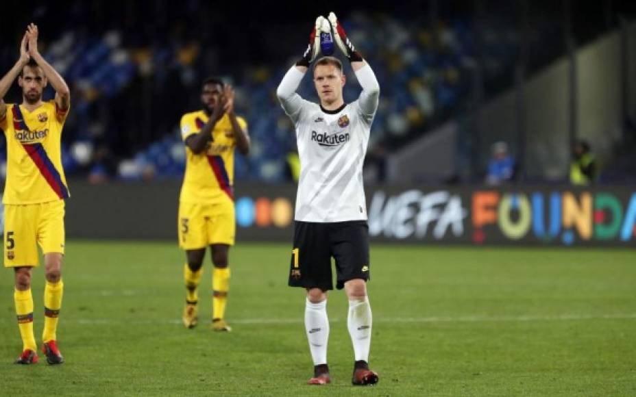 Marc-André ter Stegen - El portero alemán fue la figura del Barcelona en Nápoles, salvó al equipo con varios tapadones.