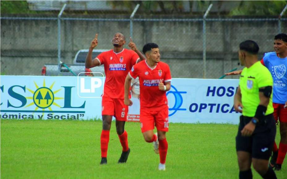 El delantero granadino Jamal Charles celebrando su gol que le dio el empate 2-2 a la Real Sociedad ante el Olimpia.