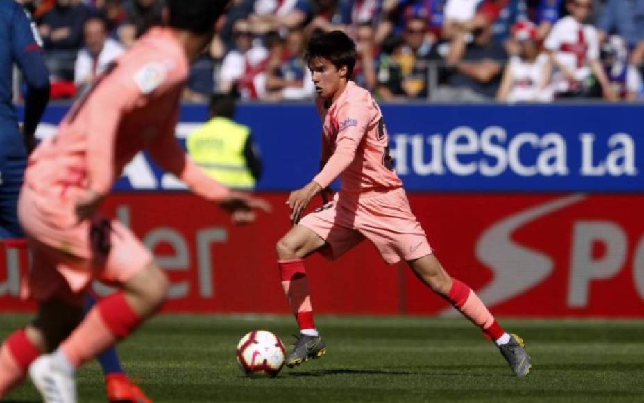 El joven Riqui Puig de 19 años de edad debutó con el Barcelona en la Liga y su actuación ha soprendido a muchos. El chico jugó 67 minutos y demostró su calidad en el centro del campo.