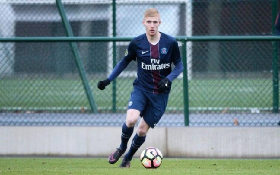 El PSG traspasa a Gaëtan Robail al Lens. El centrocampista ofensivo, de 25 años, no entra en los planes del club parisino y es dado de baja.