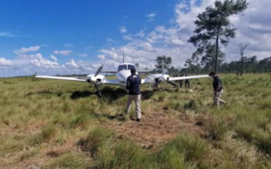 El bimotor, con registro YV-2081, fue asegurado en el sector de Brus Laguna por soldados de la Fuerza Aérea Hondureña y la Fuerza de Tarea Policarpo Paz, indicó el organismo de investigación de Honduras.