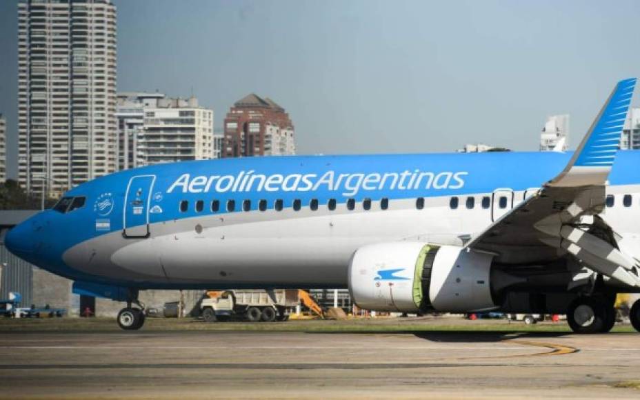La compañía estatal Aerolíneas Argentinas 'suspendió temporalmente' los vuelos de sus cinco Boeing 737 MAX 8.