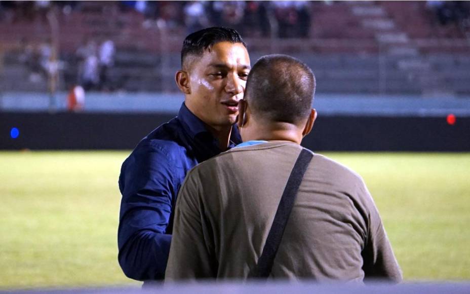 Emilio Izaguirre, que ahora funge como director deportivo del Motagua, se hizo presente en el estadio Ceibeño.