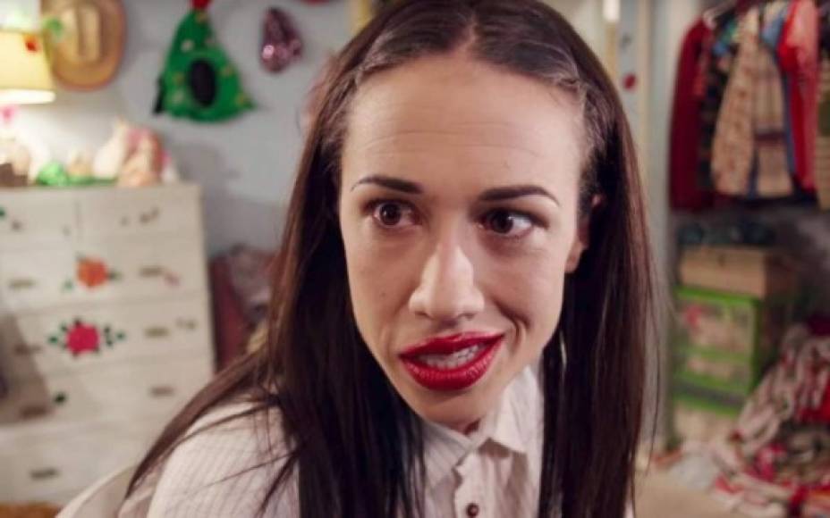 #10: Colleen Ballinger - 5 millones de dólares. Esta humorista, cuyo nombre real es Miranda Sings, publica vídeos de humor en su canal, pero además ha logrado un acuerdo con Netflix, tiene una gira cómica y un libro de autoayuda en las librerías.