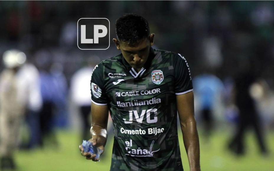 Los jugadores del Marathón salieron tristes y cabizbajos del estadio Excélsior tras la derrrota contra Platense.