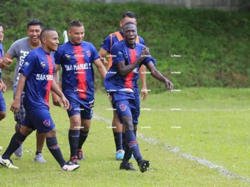 El San Manuel FC pegó primero y se acerca a la Liga de Ascenso. Foto Moisés Valenzuela.