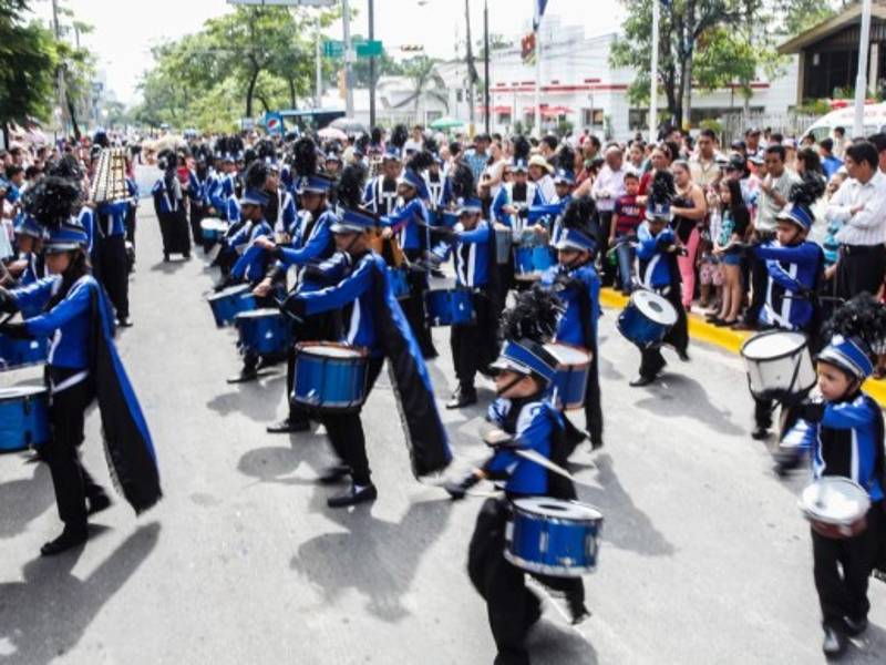 Las gráficas del festejo y civismo en San Pedro.