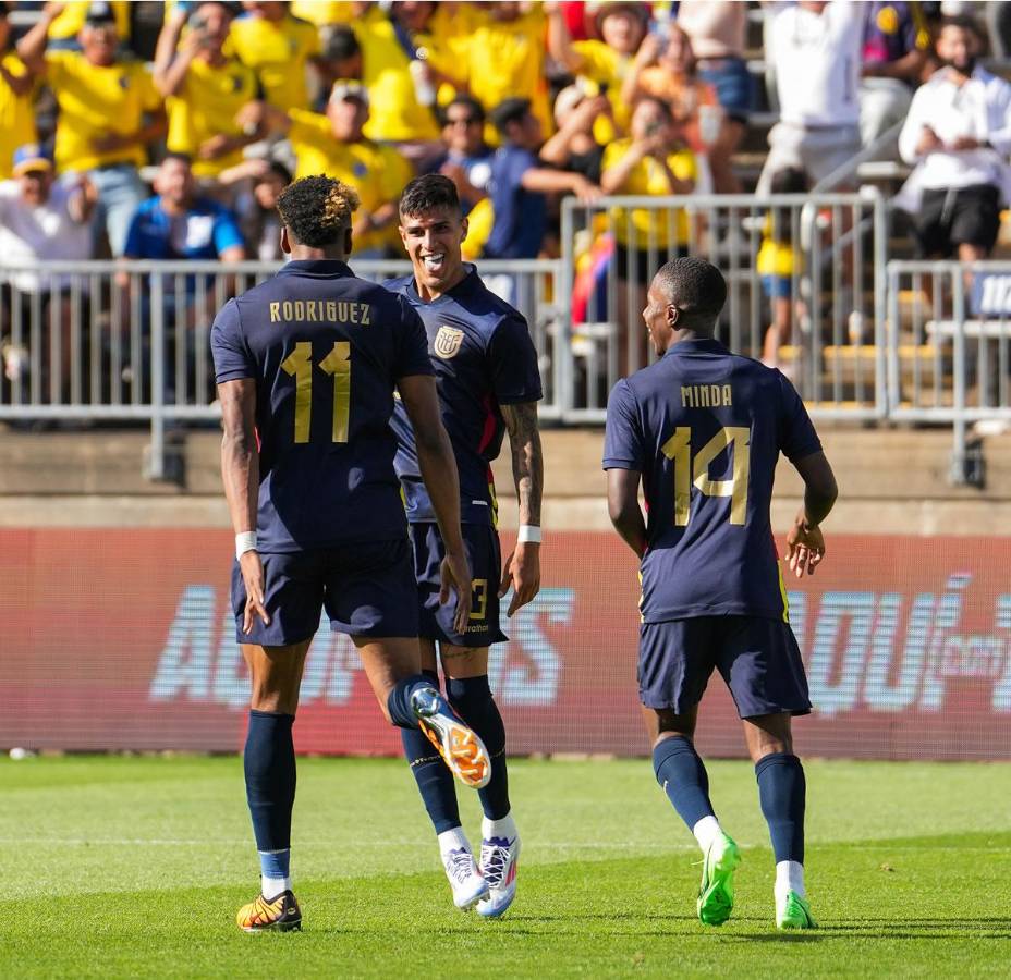Piero Hincapié festeja su gol que dio el triunfo a Ecuador sobre Honduras.