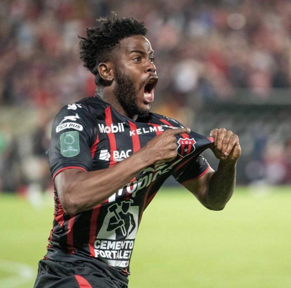 Freddy Elías Góndola: Extremo izquierdo de la Liga Deportiva Alajuelense.