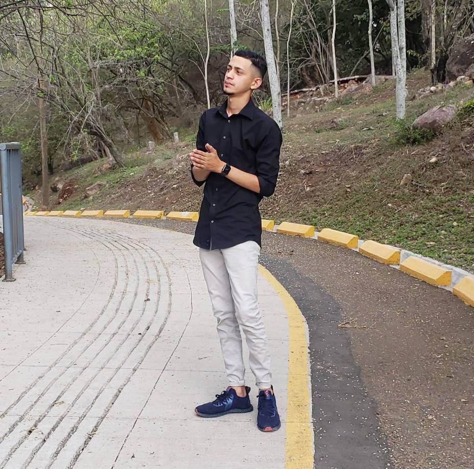 A través de las redes sociales sus amigos y familiares han expresado su dolor y también revelaron detalles de la vida de Ángel.