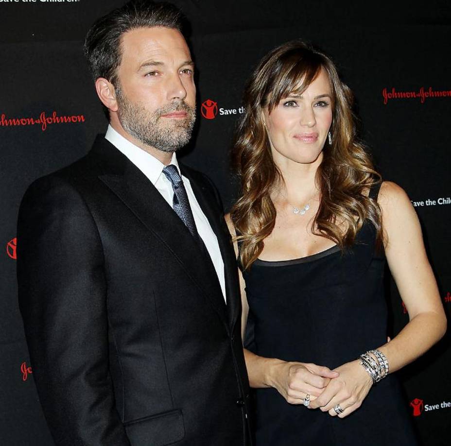 “Lo que hacía es que me tomaba una botella de whisky y me caía dormido en el sillón, lo que no era ninguna solución”, confesó la estrella “Perdida” y “Liga de la Justicia” en el programa de radio de Howard Stern.