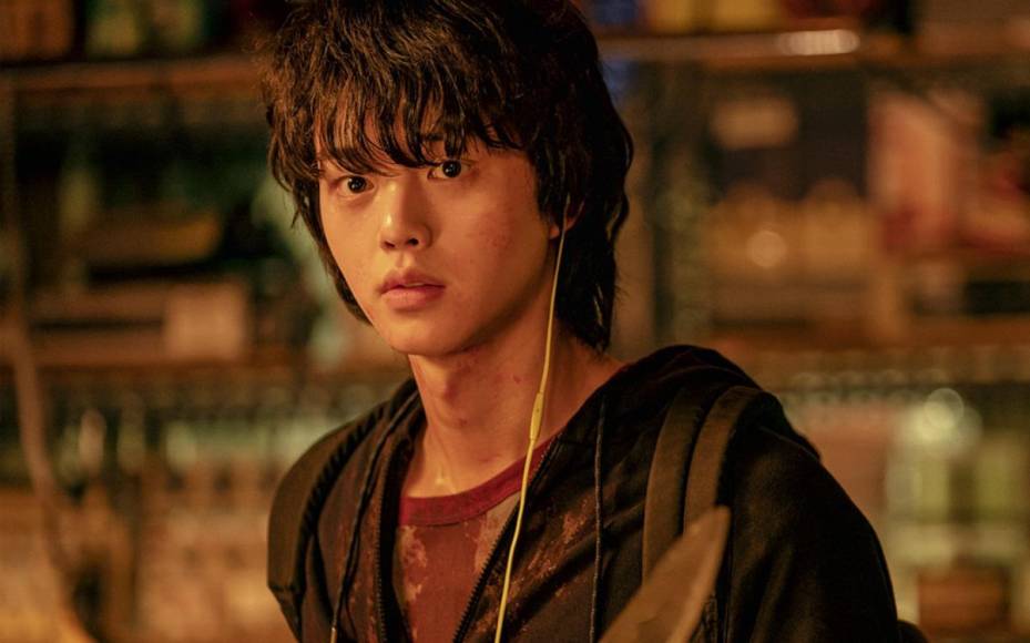 Sweet Home: Se estrenó en 2020 en Netflix. Sus protagonistas son Song Kang,Lee Jin-uk,Lee Si-young. Cuando los humanos se transforman en monstruos feroces y el terror se apodera del mundo, un puñado de sobrevivientes lucha por sobrevivir... y aferrarse a su humanidad, narra la sinopsis de la plataforma.
