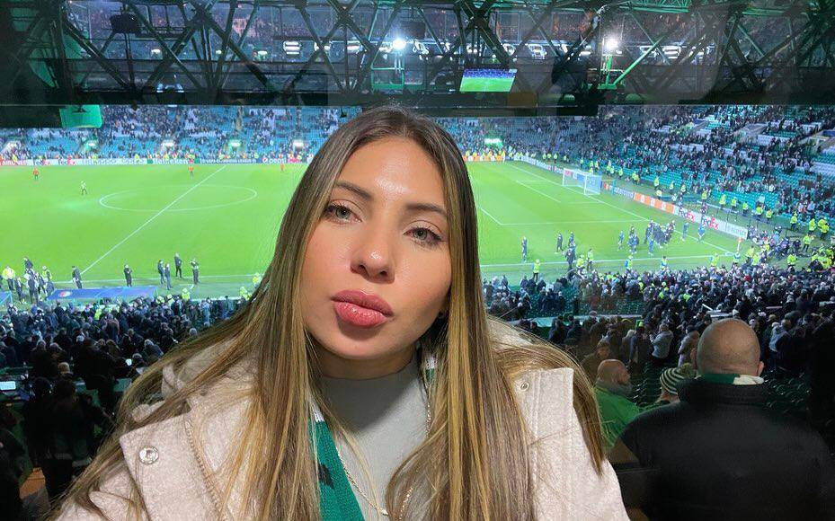 Durante varios meses, Annie, novia de Luis Palma, se instaló en Escocia y presenció varios juegos de su amado. 