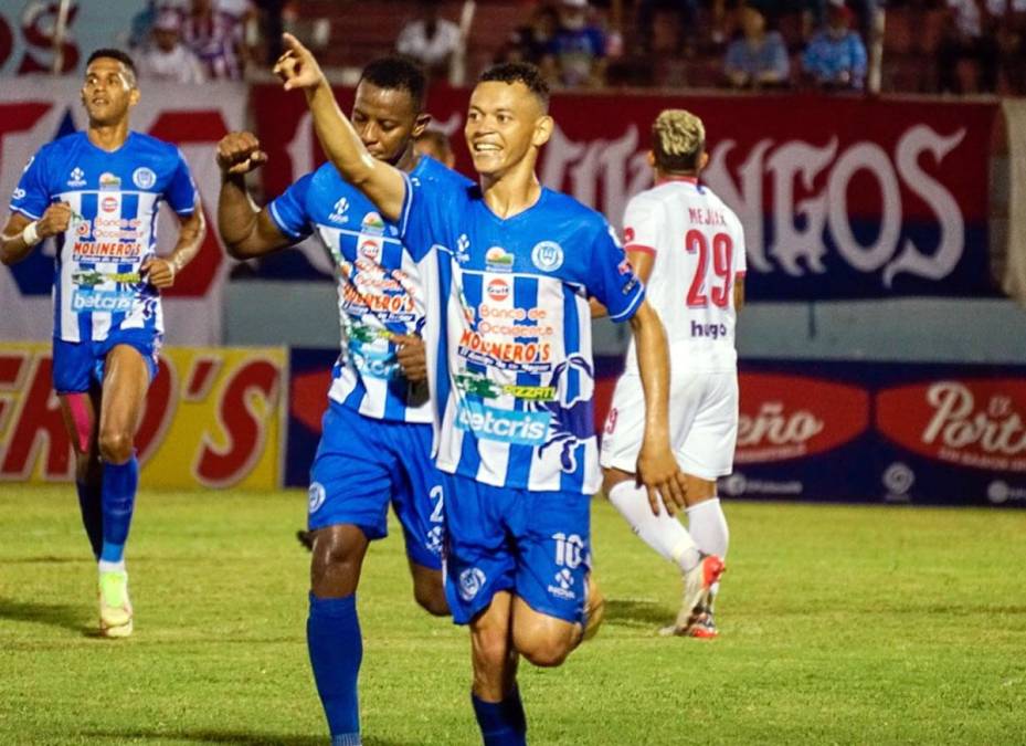 Damín Ramírez - El mediocampista, que destacó en el Victoria en el Torneo Clausura 2022, ha sido vinculado como posible fichaje del Marathón para el próximo certamen.