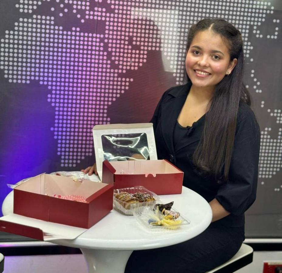 Joven prepara sabrosas donas esponjosas para venderlas por redes sociales