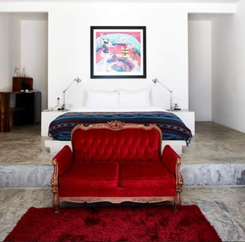 El artista remodeló la mansión y la decoró con sus propias obras de arte.