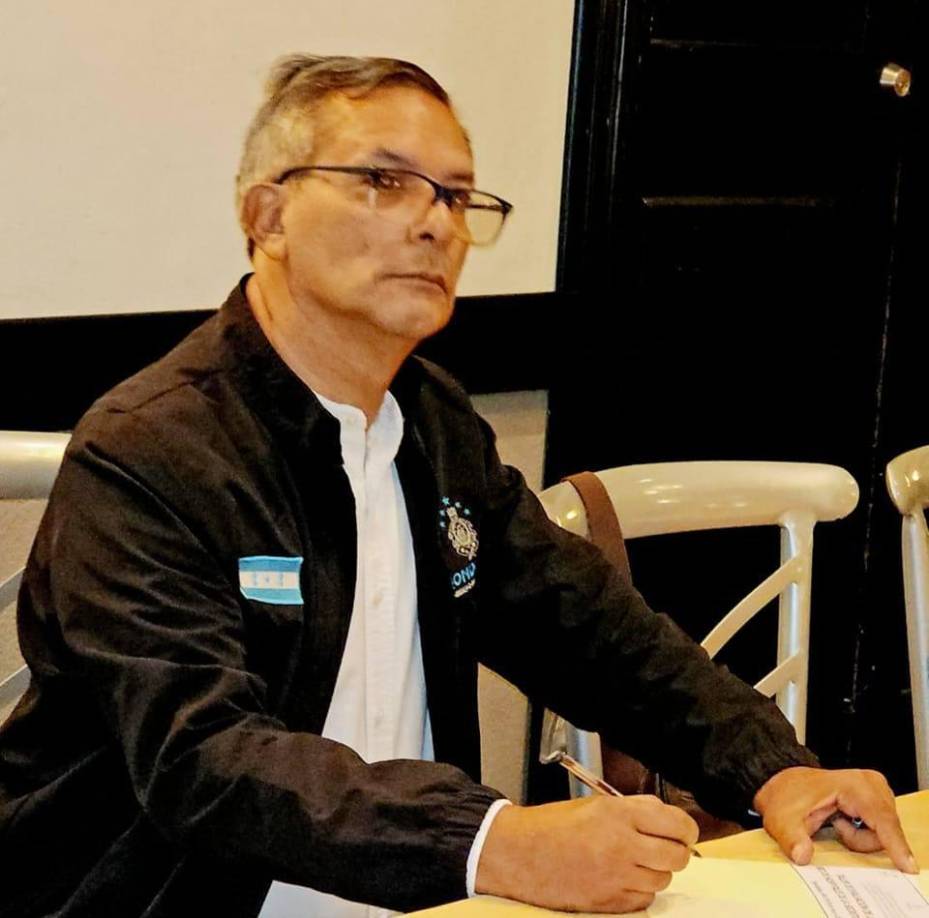 En el gobierno actual, ocupaba el cargo de viceministro de Redes y Servicios de la zona noroccidental del país. 