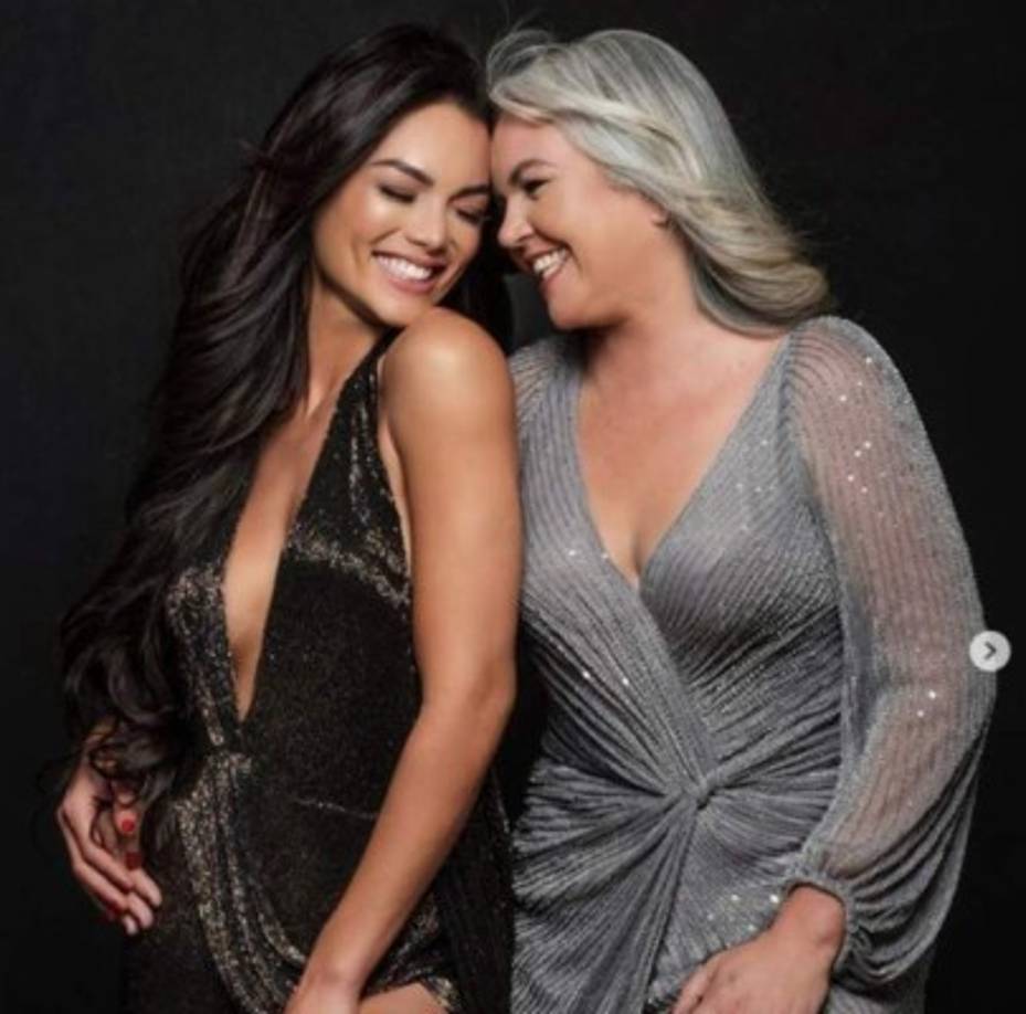 Zuleyka Rivera publicó una bella foto al lado de su madre.