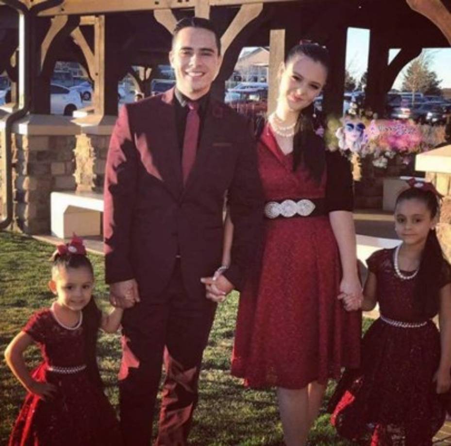 La menor de sus princesas es Sydney y ama posar para las cámaras, tal parece que heredó el talento de su madre.