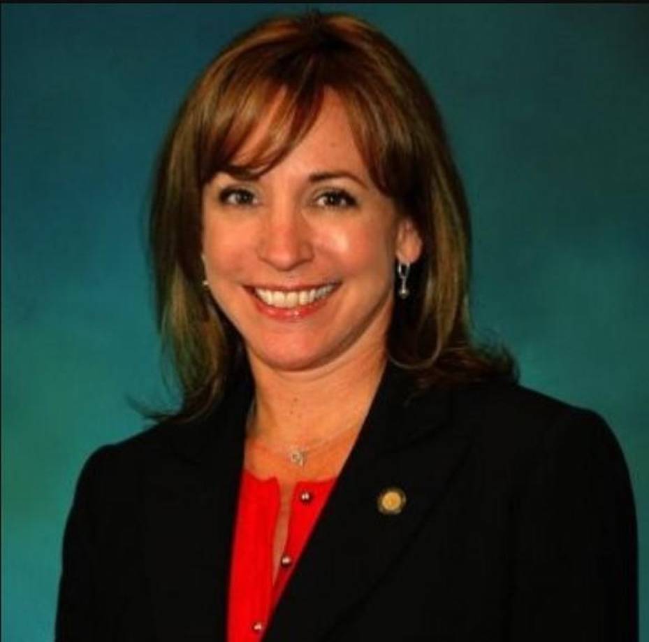 Joan Heath portavoz del departamento de correcciones de Georgia, informó que el hondureño fue encontrado en los pasillos por un guardia de pasillo.