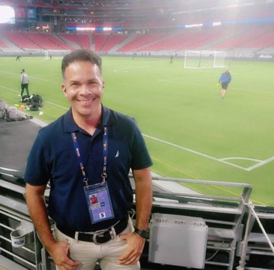 En información que brindó el canal HCH, notificó que su periodista Wilson Gómez, lamentablemente dio positivo por Covid-19. El comunicador viajó a EUA para darle cobertura a la Bicolor durante la Copa Oro-