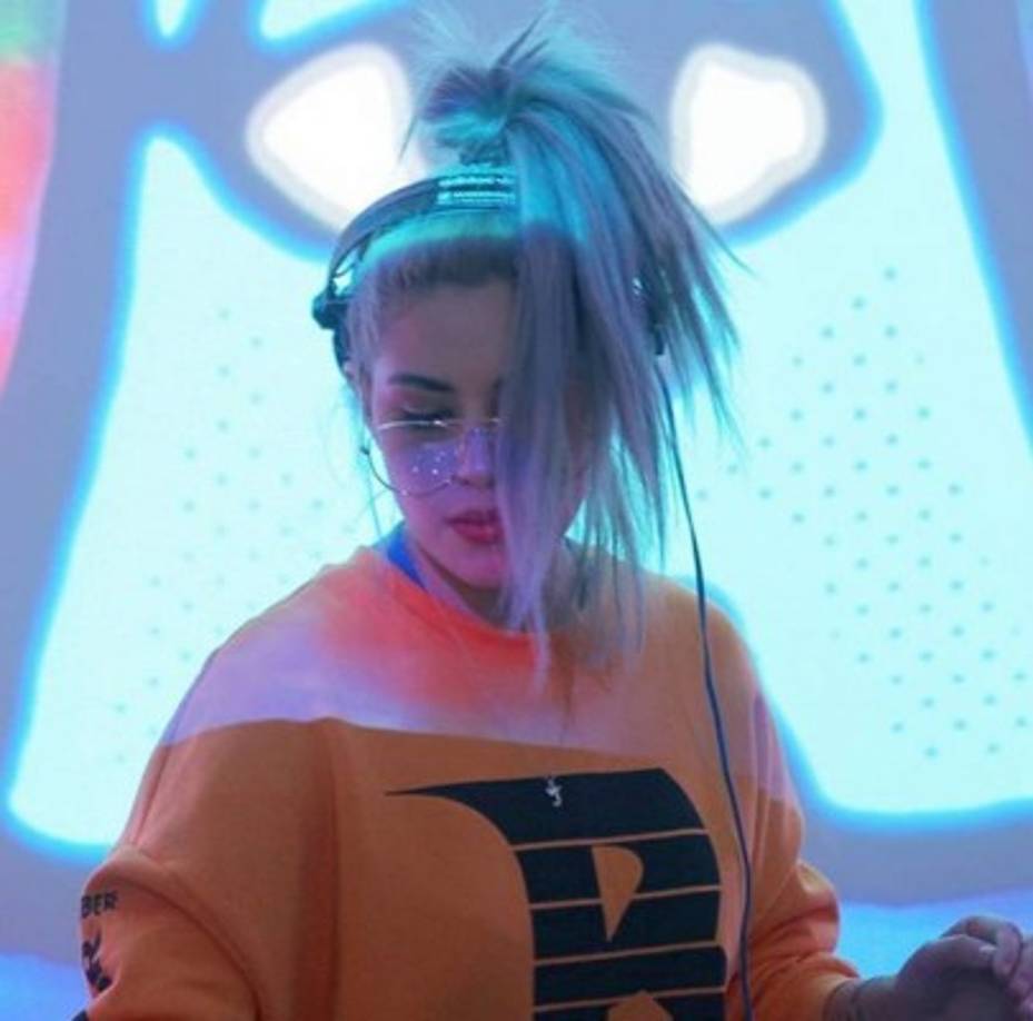 'Estoy muy orgullosa de haber llegado, de ser yo misma y de tocar lo que quiera sin necesidad de dar otro tipo de entretenimiento', agregó.