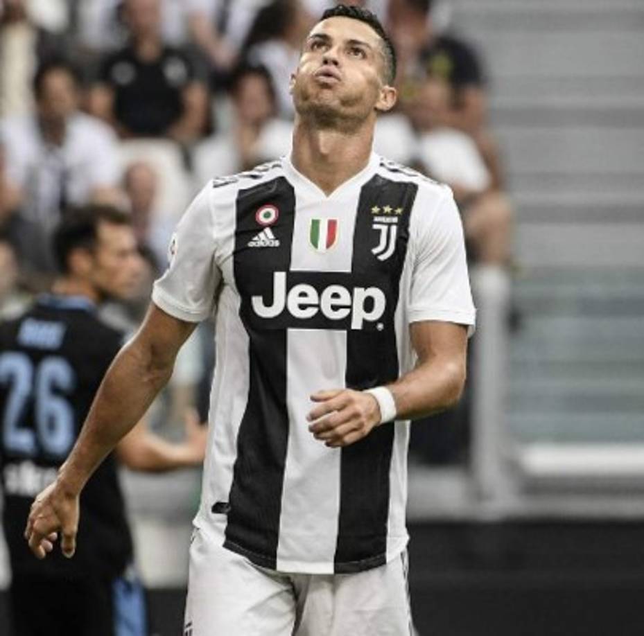 El encuentro se disputó en un Allianz Stadium completamente lleno, por el que no quedaban entradas desde hace días, y en un ambiente de enorme entusiasmo por ver a Cristiano saltar al campo con la camiseta blanca y negra del Juventus.