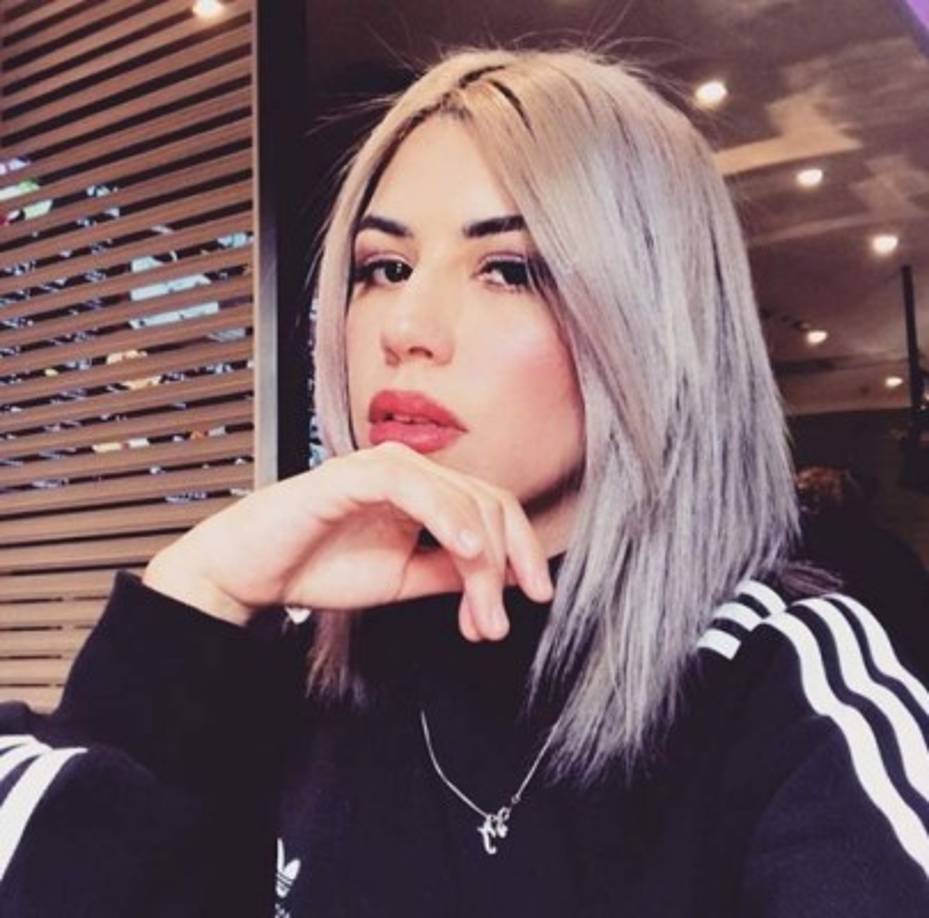 La mexicana realizó varias presentaciones en China donde asegura rompía con el estereotipo que tenía el público de las mujeres tornamesistas.