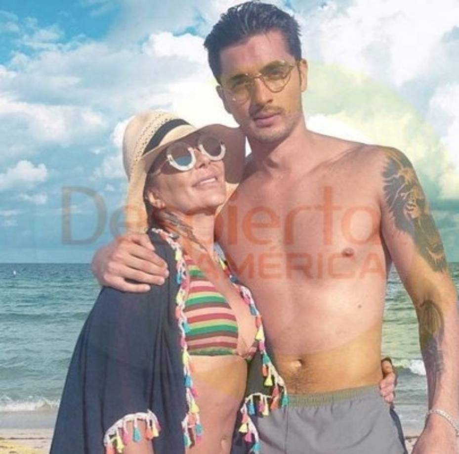 Por otra parte, en redes sociales circula una fotografía de Alejandra Guzmán y Christian Estrada abrazados y en traje de baño, dando más fuerza a los rumores de una relación más que amistosa entre ambos.<br/>