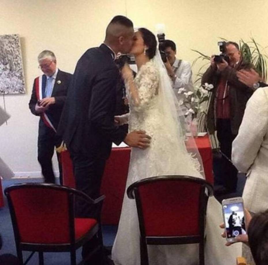 Imagen de la boda de Marrion y el portero Alphonse Areola.