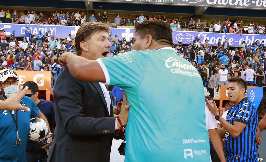 Entrenador del Querétaro: “Mis futbolistas han recibido amenazas de muerte “