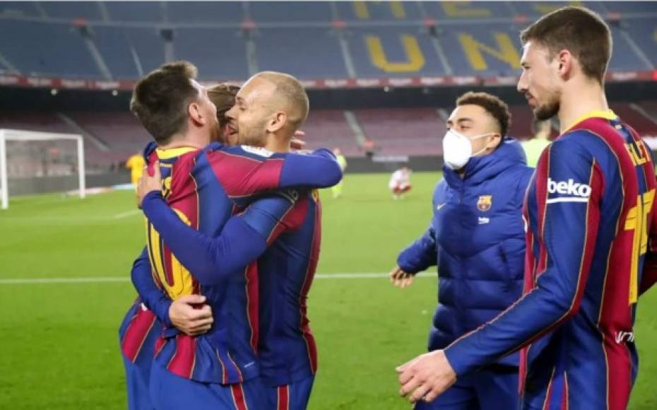 Messi fue protagonista en los festejos, se abrazó con todos y celebró como nunca la gran remontada.