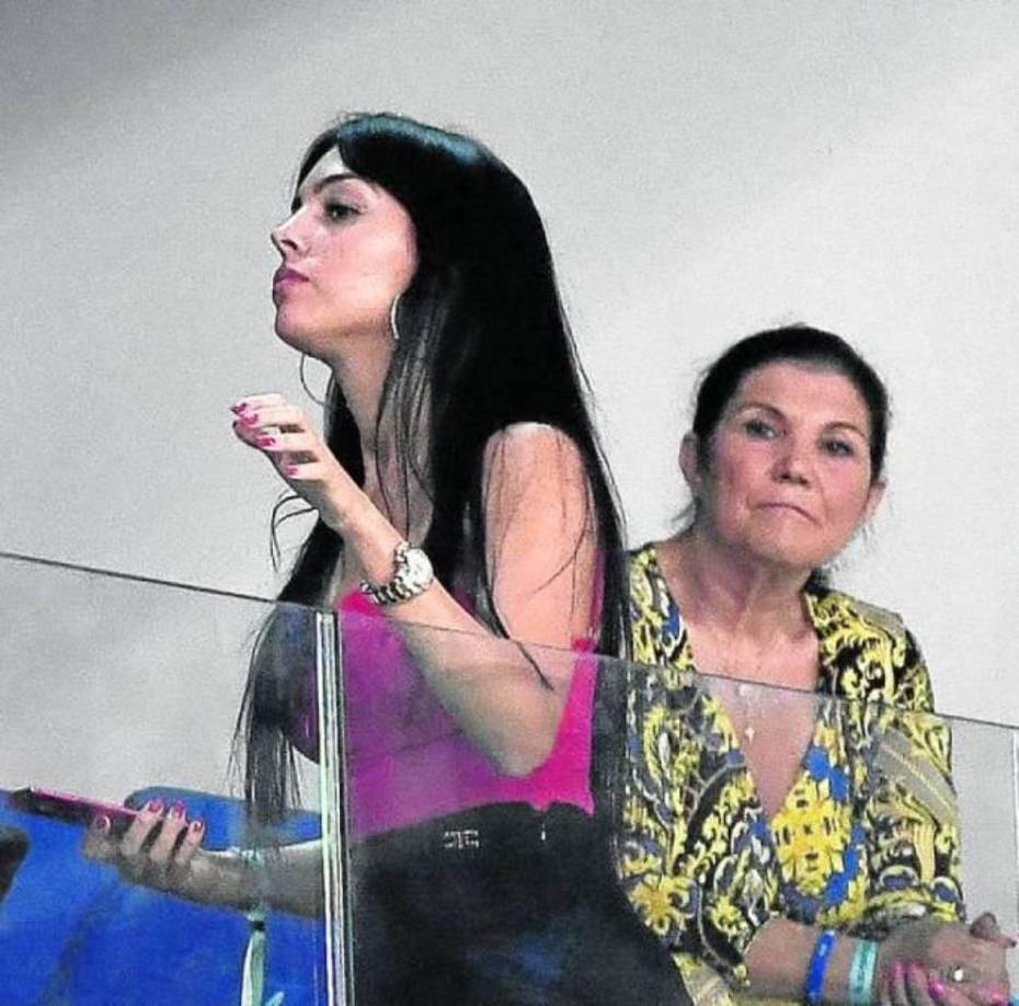 Ahora, una famosa vidente lanzó una grave acusación sobre la mamá de Cristiano Ronaldo y todo estaría relacionado con Georgina.