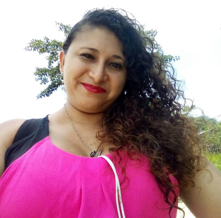 Momentos antes de fallecer, Claudia, quien trabajaba como empleada doméstica, pidió ayuda a las personas presentes en el lugar. 