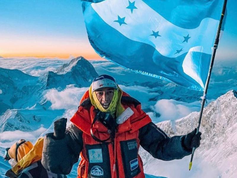 Ronald Quintero se convirtió en el primer hondureño en tocar el punto más cercano al cielo.