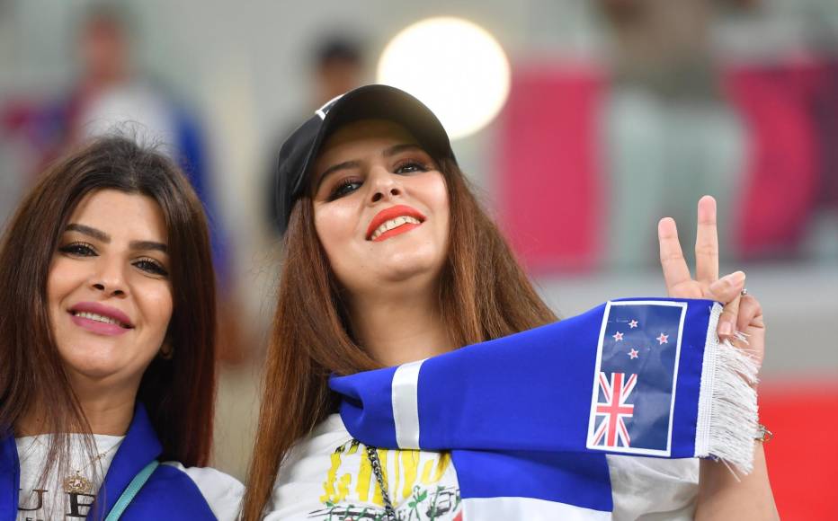 Las mujeres de Nueva Zelanda no se quedaron atrás y han llegado a Doha para alentar a su selección.