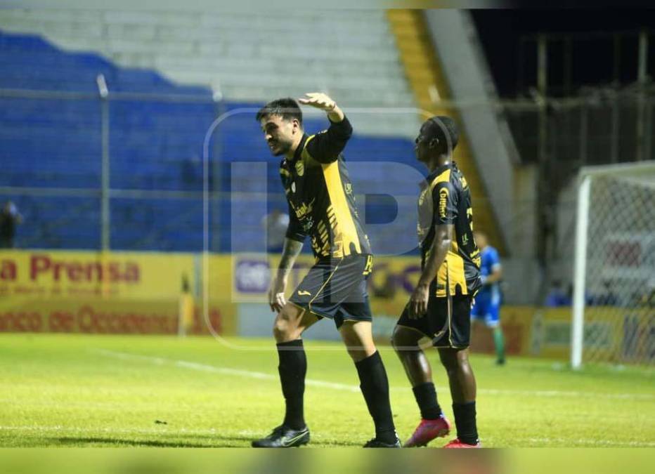 Real España venció 2-1 al Platense en el estadio Morazán en un partido en donde los aurinegros tuvieron que remontarlo. El argentino Ramiro Rocca le dio la victoria al cuadro sampedrano con gol a los 98 minutos.