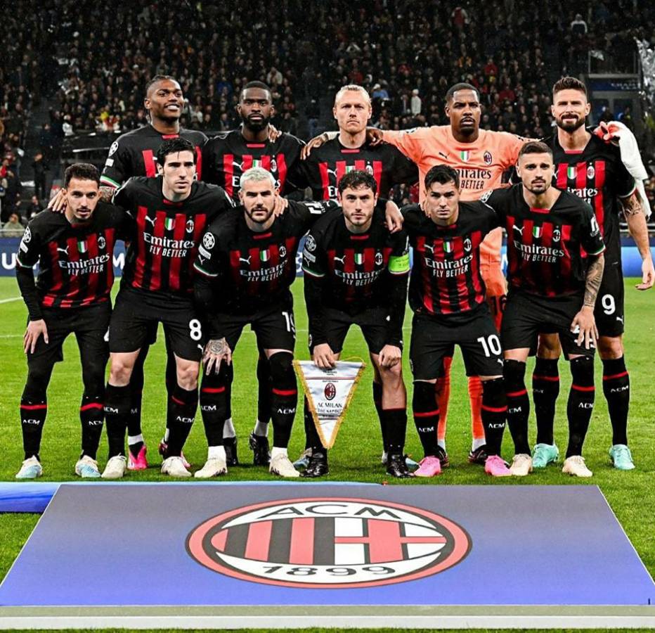 El 11 titular del AC Milan que enfrentó al Napoli por la ida de cuartos de final de Champions.